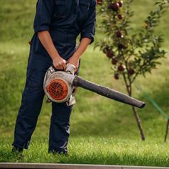 Use Your Leaf Blower The Right Way (This Summer)
