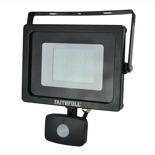 Faithfull FPPSLWM30S SMD LED PIR Security Sitelight; IP44; 2400 Lumen; 20 Watt; 240 Volt