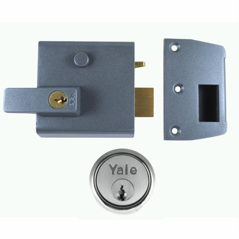 Yale No.1 Cylinder Rim Nightlatch; Automatic Deadlocking; Lockable Internal Handle; Standard Stile 84mm Case; 60mm Backset; 2 Keys; Grey (DMG) Case; Satin Chrome Plated (SCP) Cylinder
