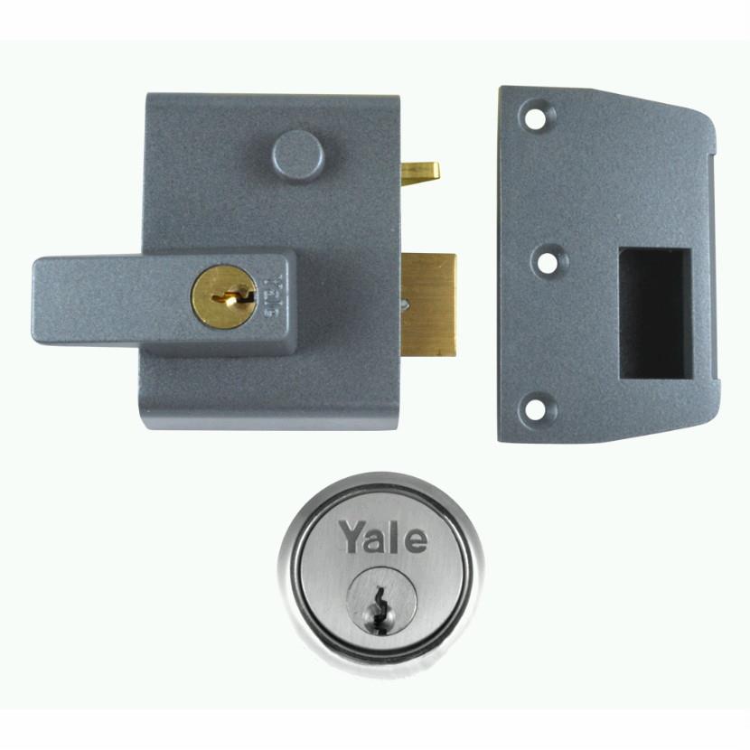 Yale No.2 Cylinder Rim Nightlatch; Automatic Deadlocking; Lockable Internal Handle; Narrow Stile 64mm Case; 40mm Backset; 2 Keys; Grey (DMG) Case; Satin Chrome Plated (SCP) Cylinder