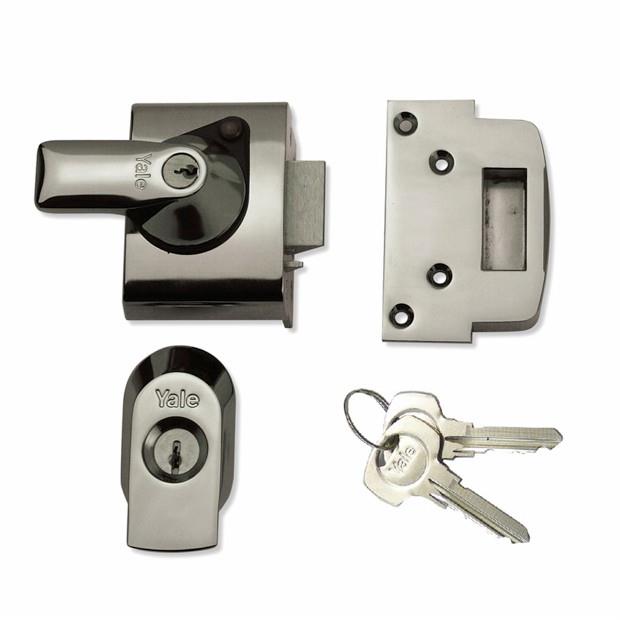 Yale PBS2 BS Cylinder Rim Lock; Polished Chrome (CP) Case & Cylinder; Narrow Stile; 40mm Backset